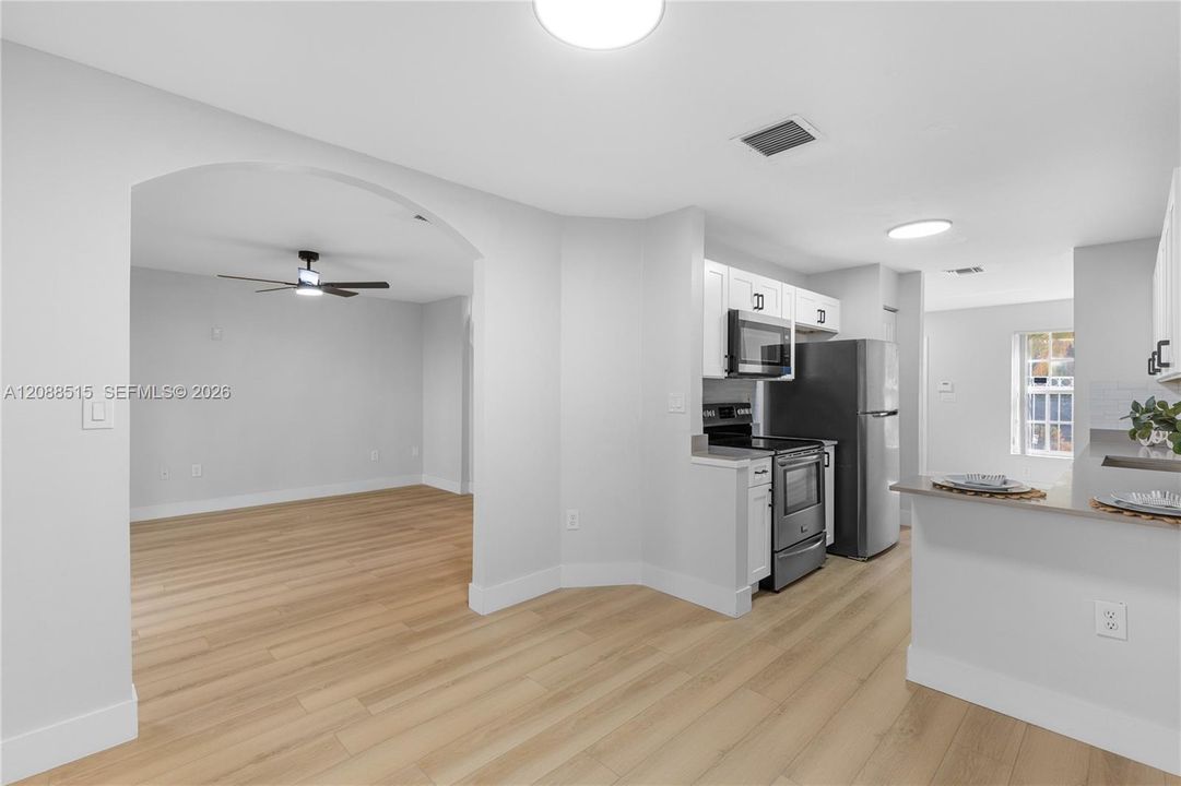 В аренду: $3,500 (3 спален, 2 ванн, 1368 Квадратных фут)