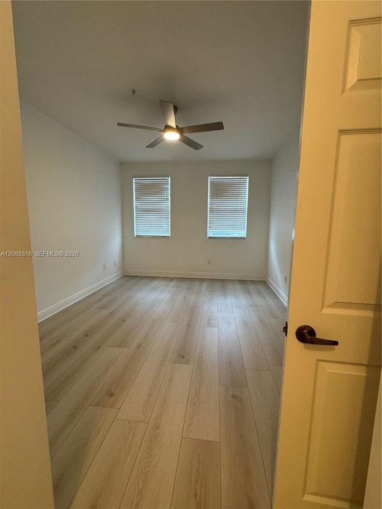 En Venta: $325,000 (2 camas, 2 baños, 1048 Pies cuadrados)