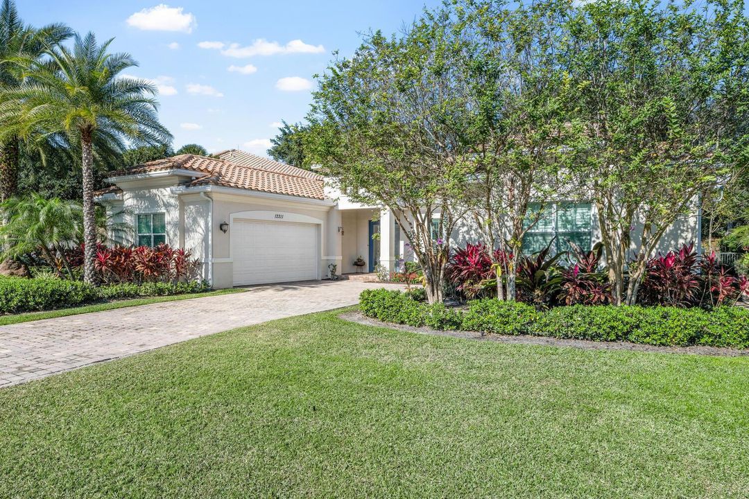 12211 Sunnydale Dr Wellington-large-018-