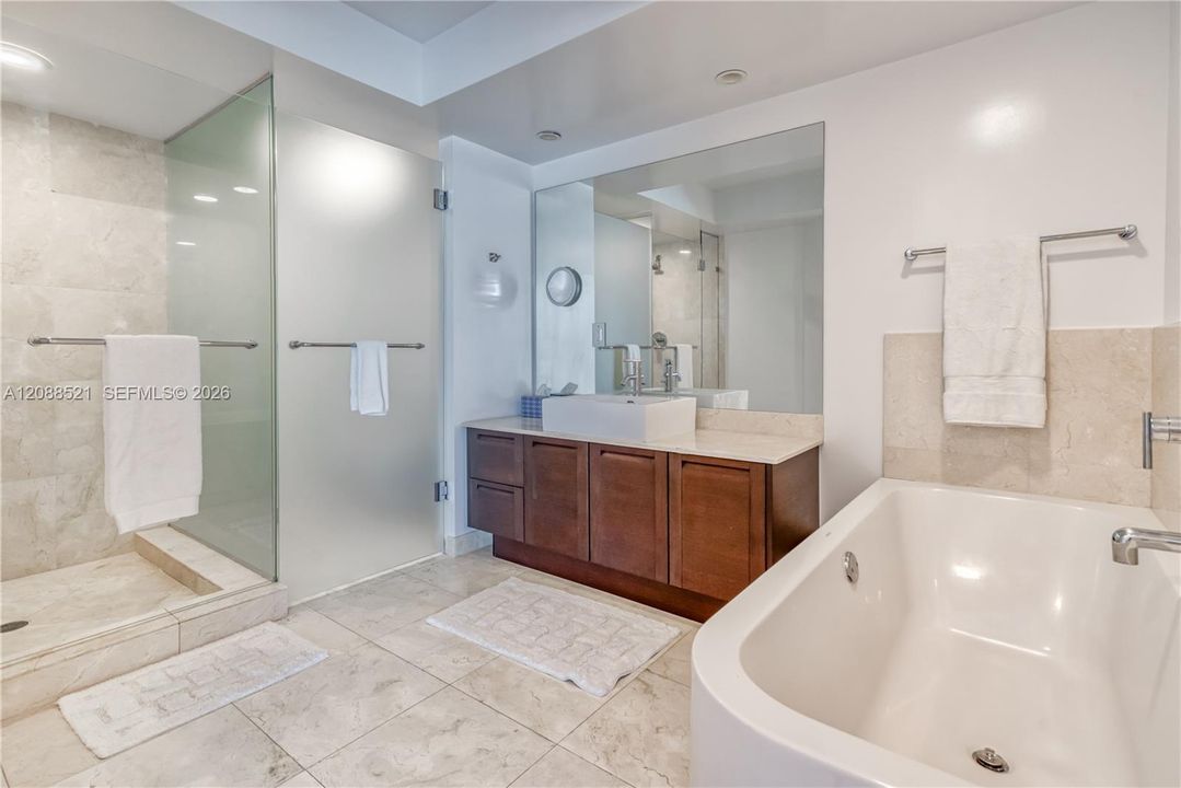 For Rent: $5,000 (3 beds, 2 baths, 1461 Square Feet)