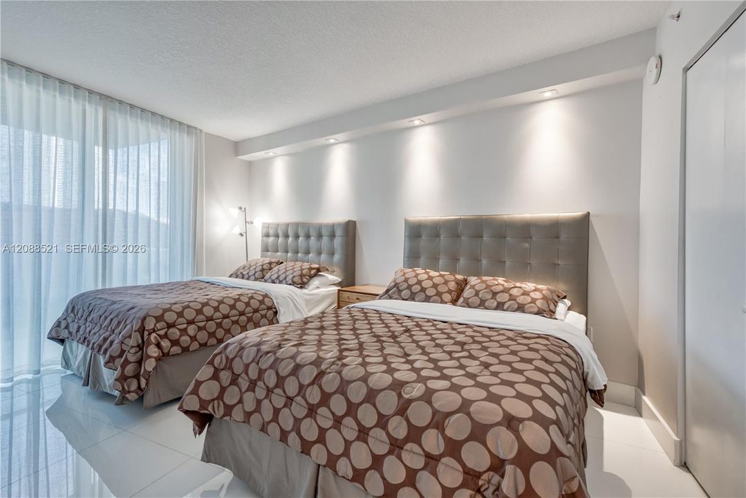 For Rent: $5,000 (3 beds, 2 baths, 1461 Square Feet)