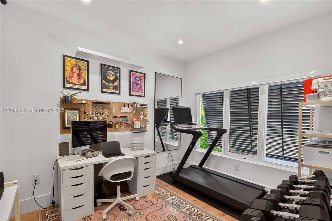 For Sale: $2,249,000 (4 beds, 3 baths, 2405 Square Feet)