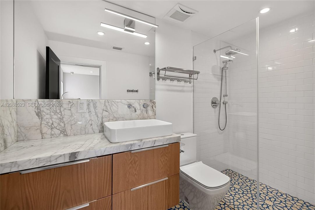 For Sale: $2,249,000 (4 beds, 3 baths, 2405 Square Feet)