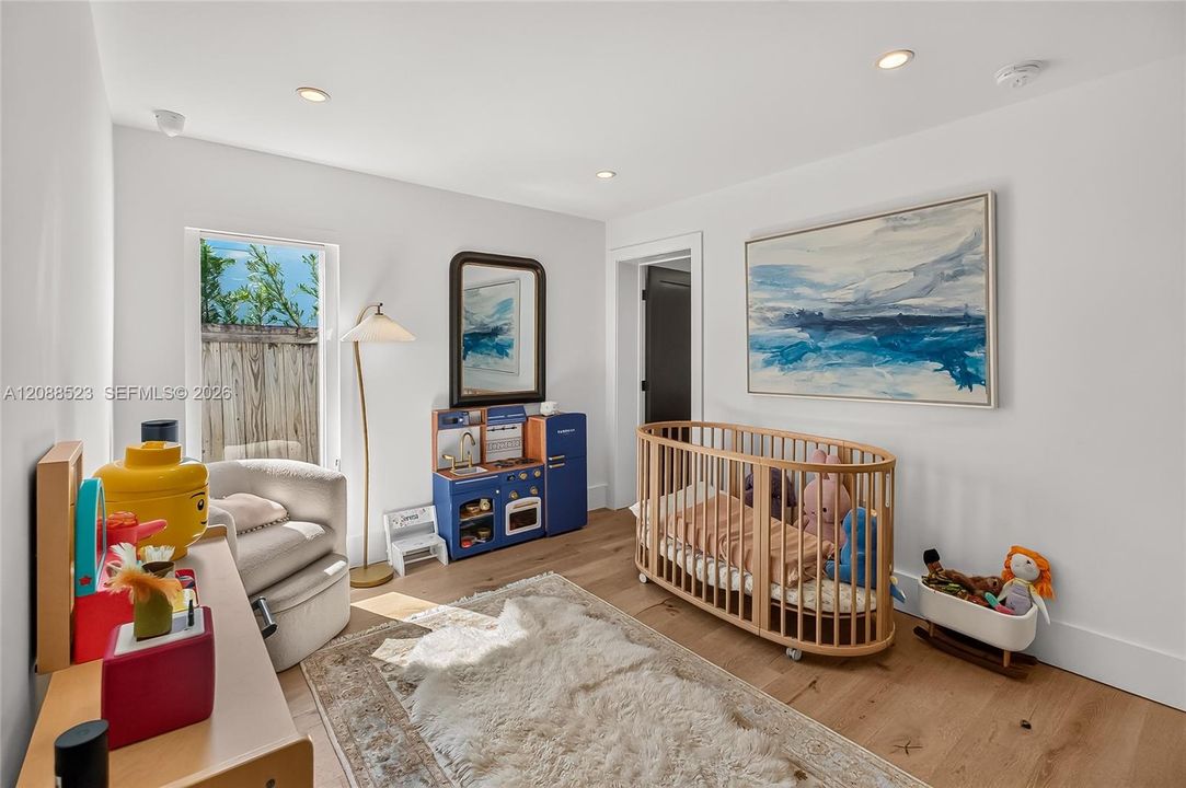 For Sale: $2,249,000 (4 beds, 3 baths, 2405 Square Feet)