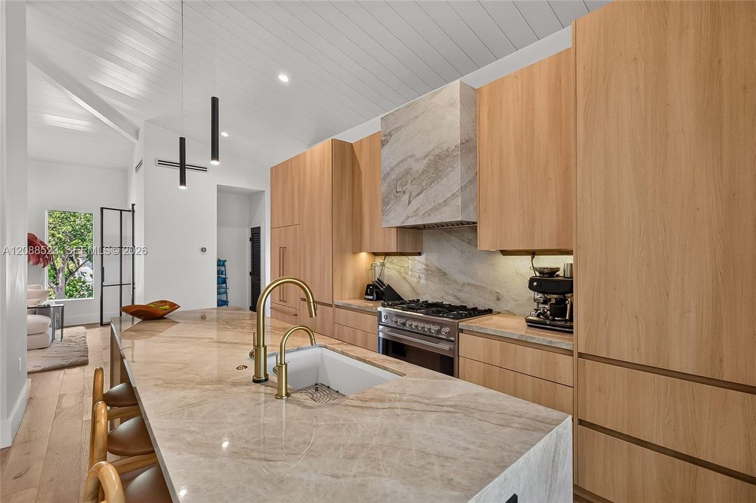 For Sale: $2,249,000 (4 beds, 3 baths, 2405 Square Feet)