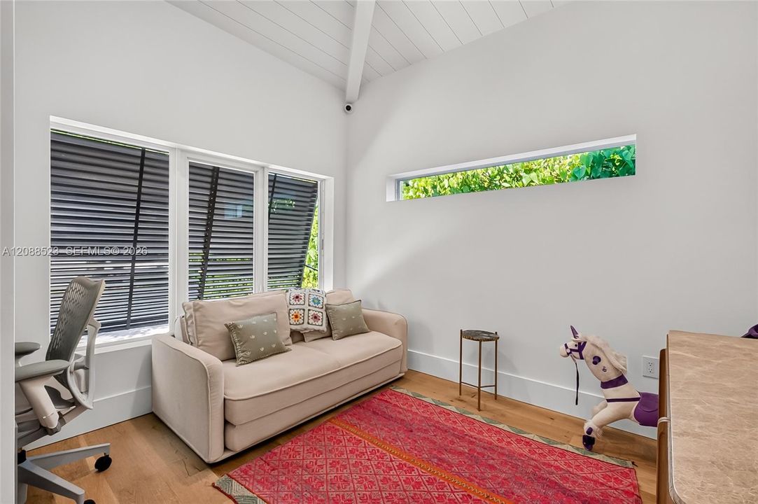 For Sale: $2,249,000 (4 beds, 3 baths, 2405 Square Feet)