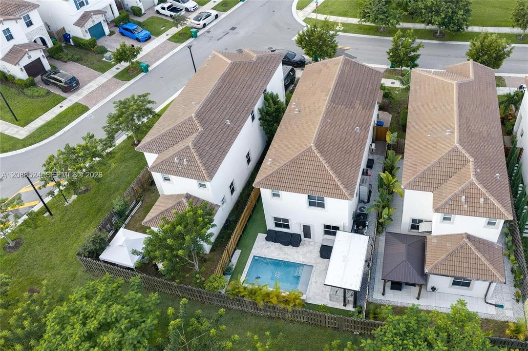 待售: $709,990 (4 贝兹, 3 浴室, 2107 平方英尺)