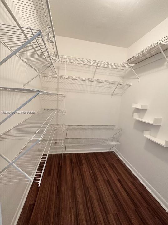 На продажу: $230,000 (1 спален, 1 ванн, 887 Квадратных фут)