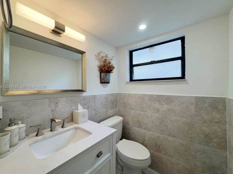 В аренду: $2,650 (2 спален, 2 ванн, 1384 Квадратных фут)