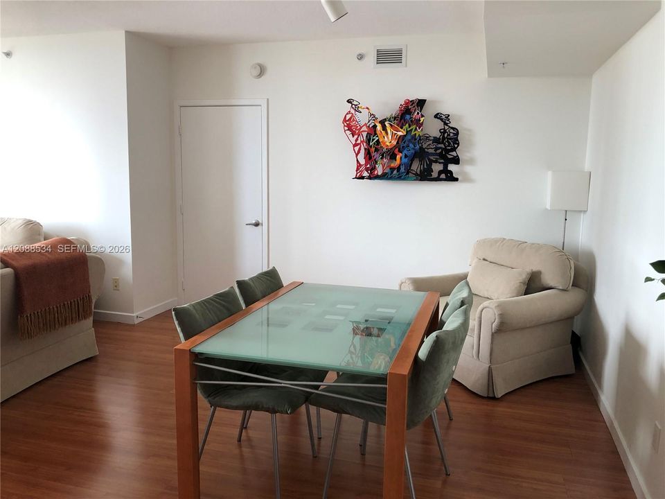 En Renta: $3,800 (2 camas, 2 baños, 1227 Pies cuadrados)
