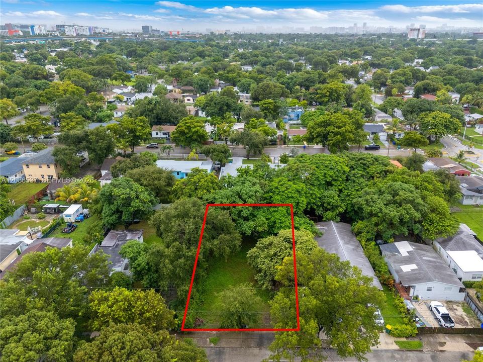 待售: $422,000 (0.19 acres)