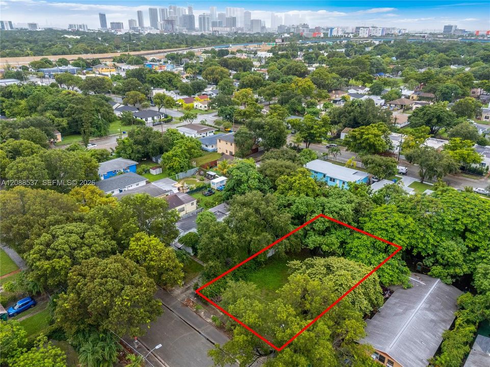 待售: $422,000 (0.19 acres)