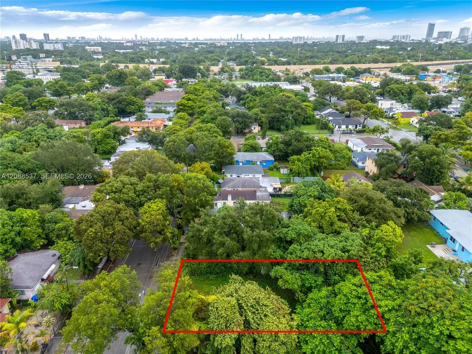 待售: $422,000 (0.19 acres)