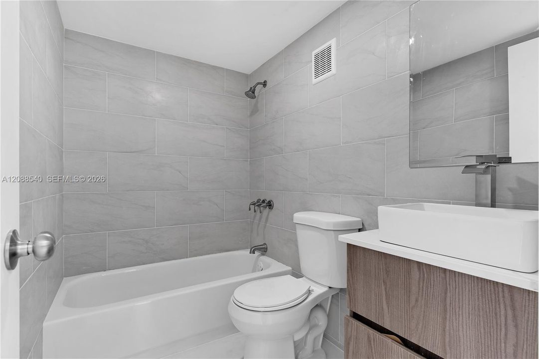 В аренду: $3,000 (3 спален, 2 ванн, 1206 Квадратных фут)