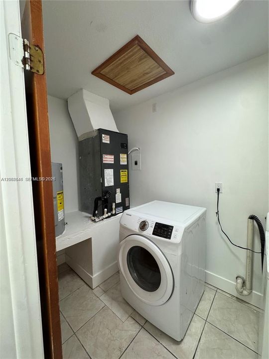 En Renta: $3,200 (2 camas, 1 baños, 2283 Pies cuadrados)