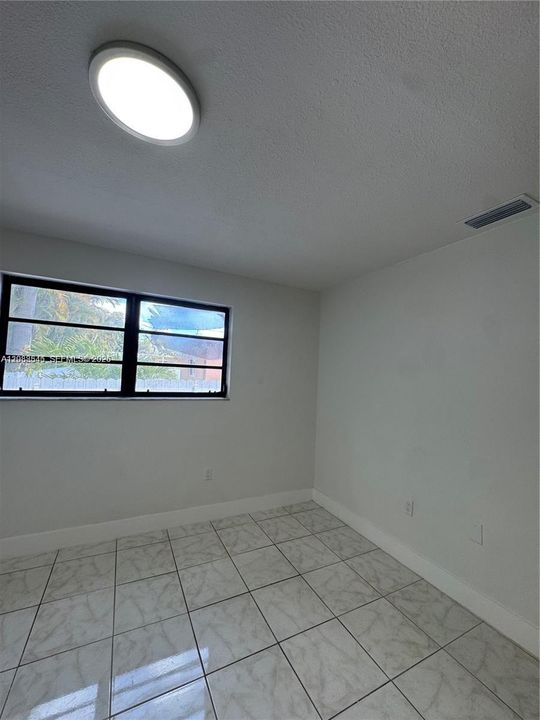 En Renta: $3,200 (2 camas, 1 baños, 2283 Pies cuadrados)