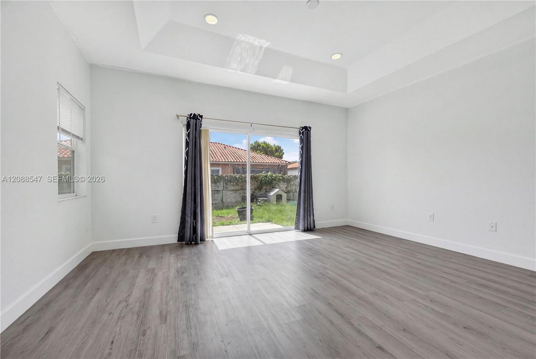 For Sale: $560,000 (4 beds, 2 baths, 1791 Square Feet)