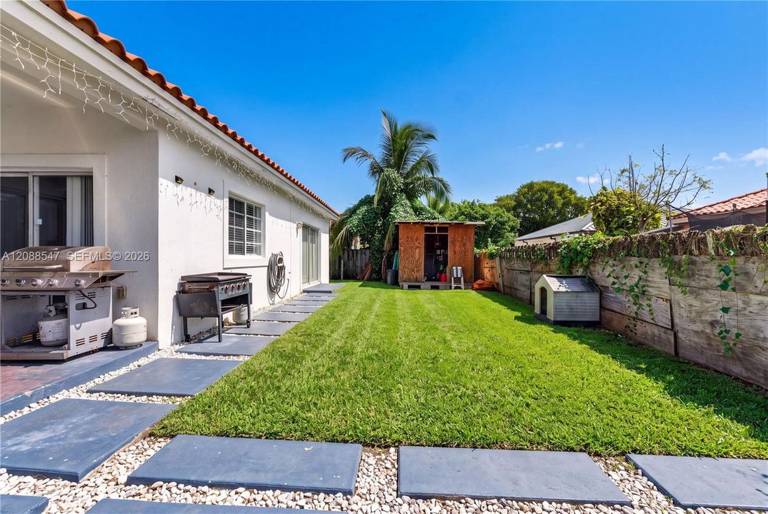 For Sale: $560,000 (4 beds, 2 baths, 1791 Square Feet)
