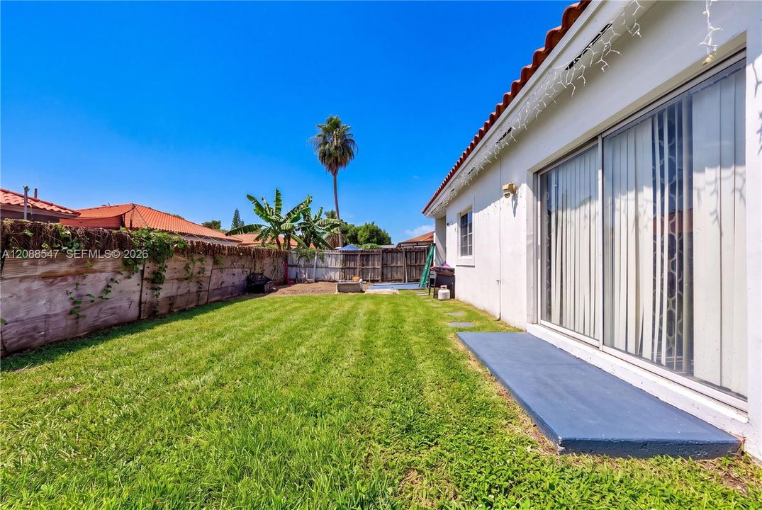 For Sale: $560,000 (4 beds, 2 baths, 1791 Square Feet)
