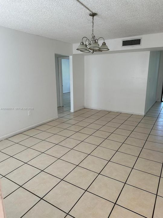 For Rent: $2,300 (3 beds, 2 baths, 1040 Square Feet)