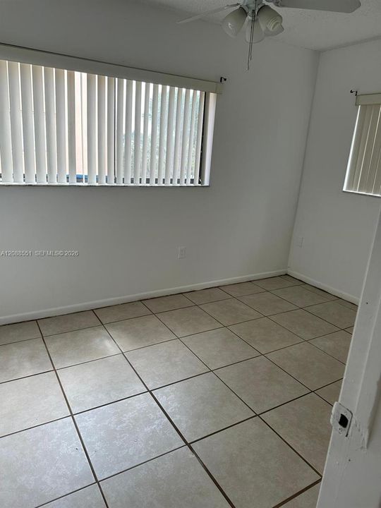For Rent: $2,300 (3 beds, 2 baths, 1040 Square Feet)