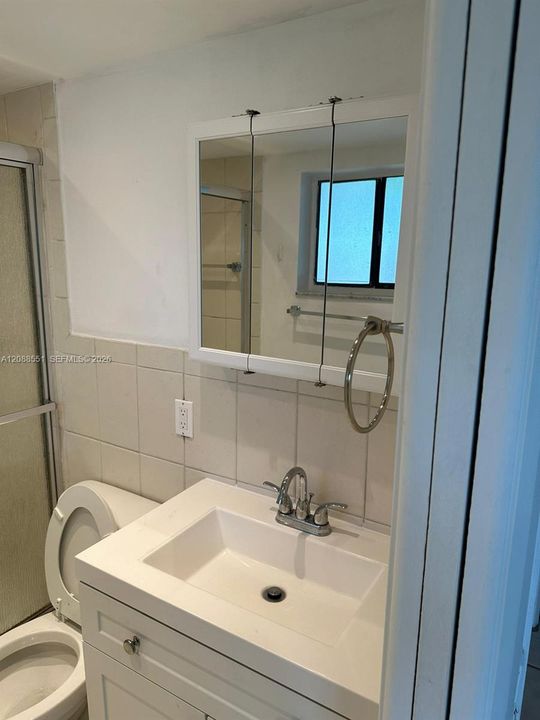 For Rent: $2,300 (3 beds, 2 baths, 1040 Square Feet)