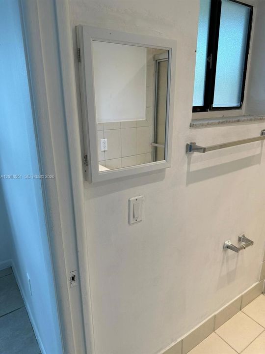 For Rent: $2,300 (3 beds, 2 baths, 1040 Square Feet)