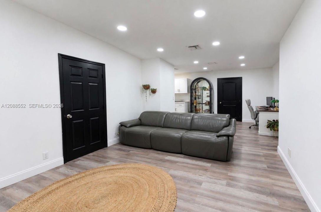 En Venta: $569,999 (3 camas, 2 baños, 1420 Pies cuadrados)