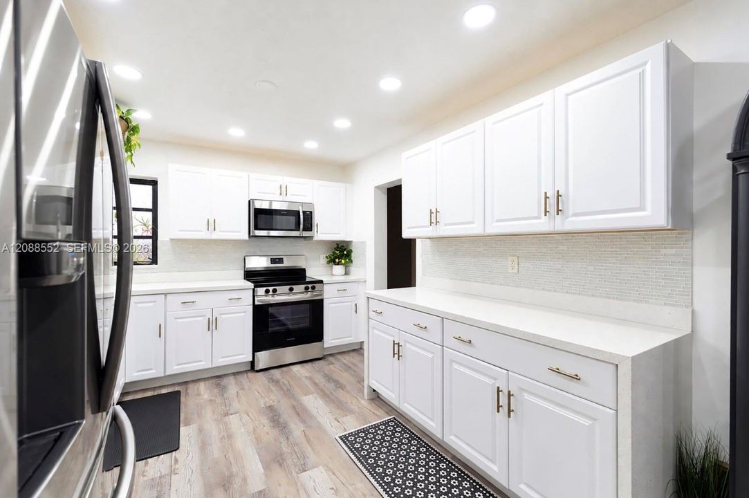 En Venta: $569,999 (3 camas, 2 baños, 1420 Pies cuadrados)
