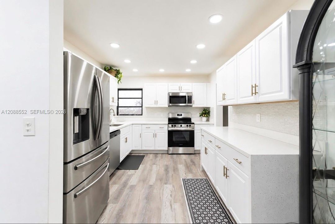 En Venta: $569,999 (3 camas, 2 baños, 1420 Pies cuadrados)