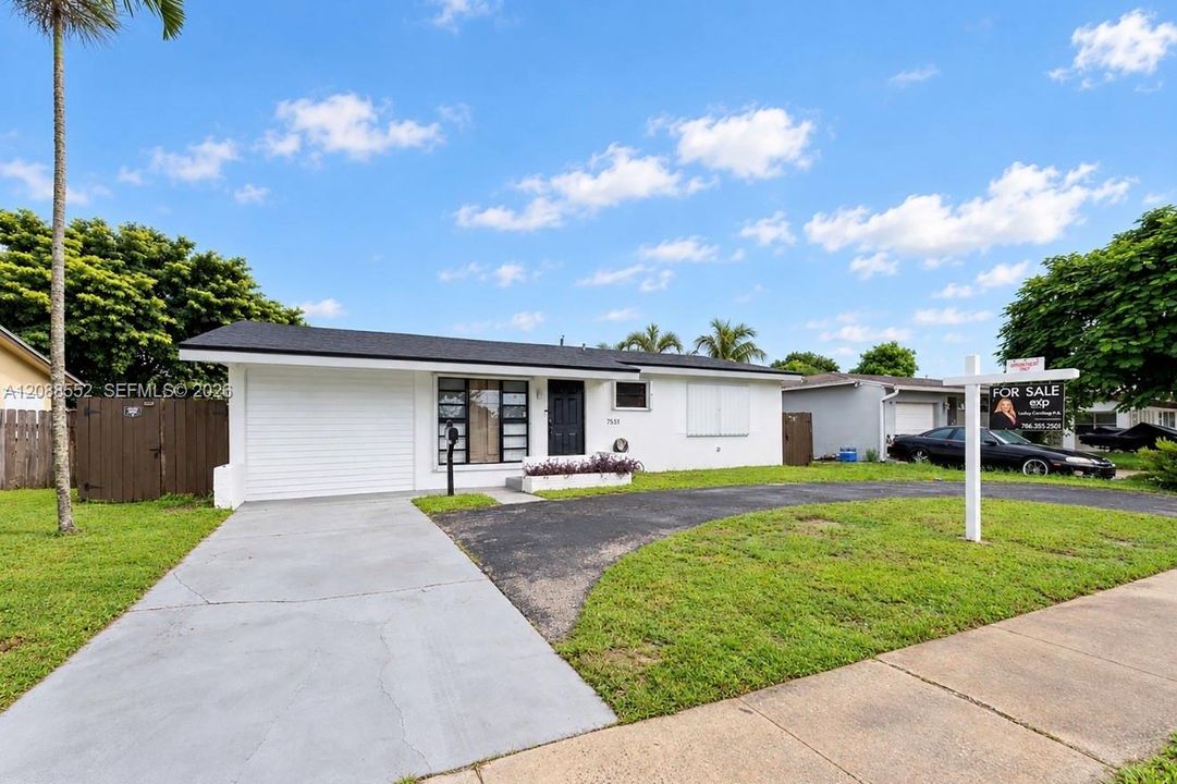 En Venta: $569,999 (3 camas, 2 baños, 1420 Pies cuadrados)