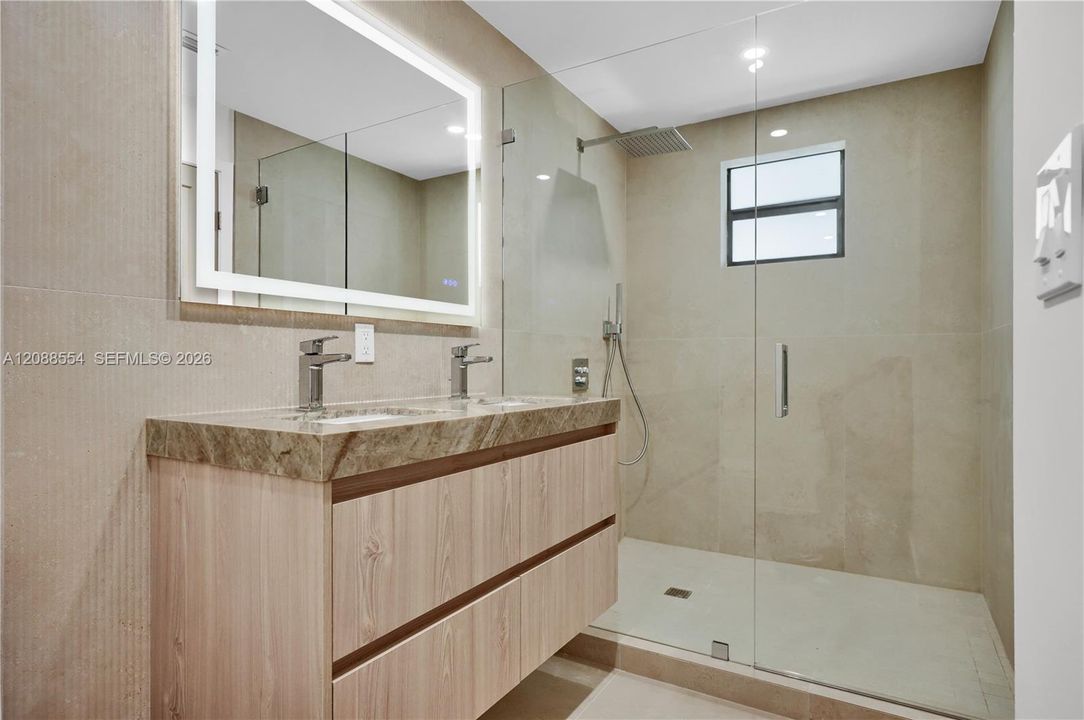 На продажу: $1,850,000 (5 спален, 4 ванн, 3026 Квадратных фут)