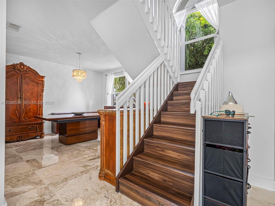 На продажу: $999,999 (4 спален, 3 ванн, 2623 Квадратных фут)