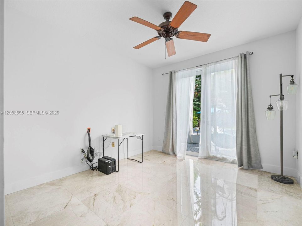 На продажу: $999,999 (4 спален, 3 ванн, 2623 Квадратных фут)