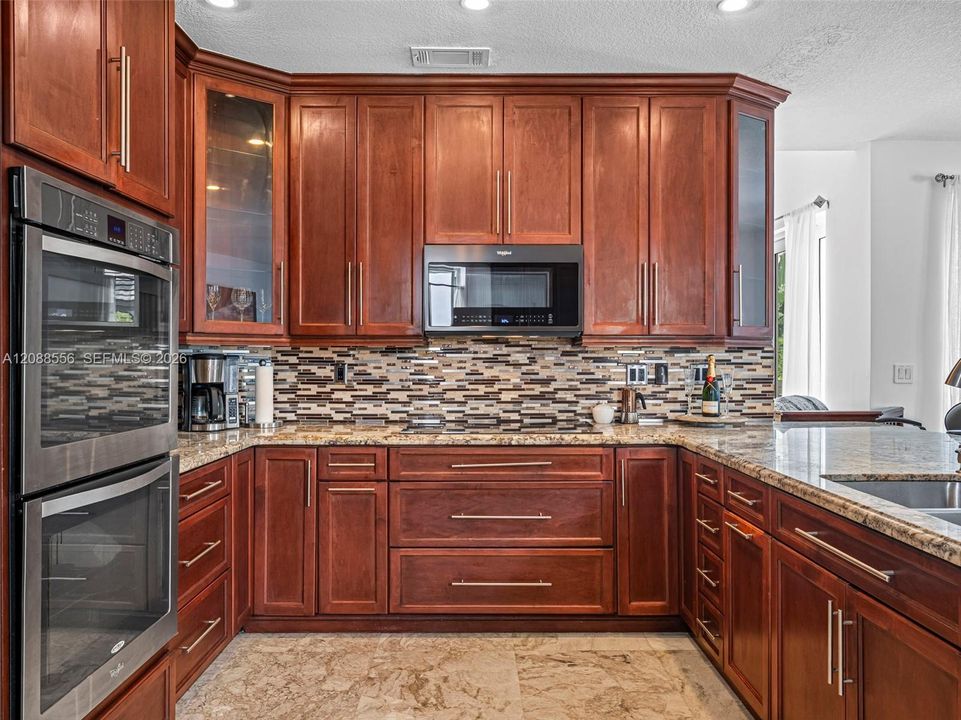На продажу: $999,999 (4 спален, 3 ванн, 2623 Квадратных фут)