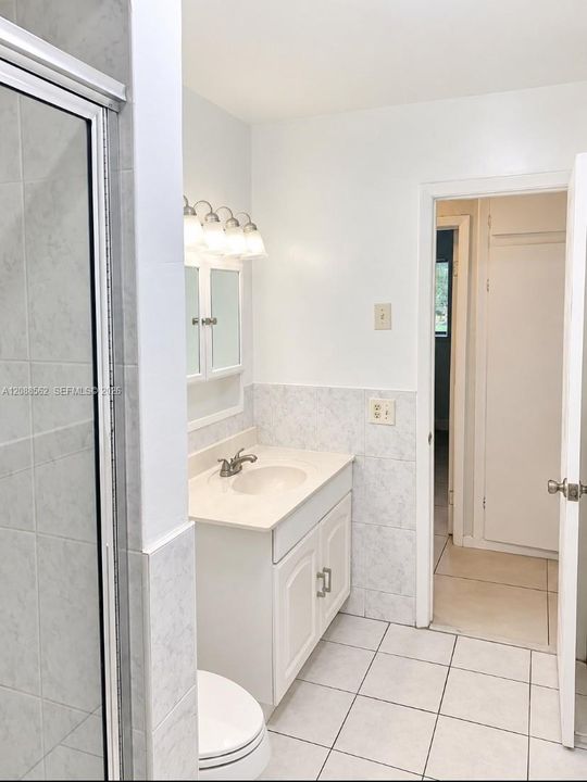 For Rent: $3,900 (4 beds, 2 baths, 1784 Square Feet)