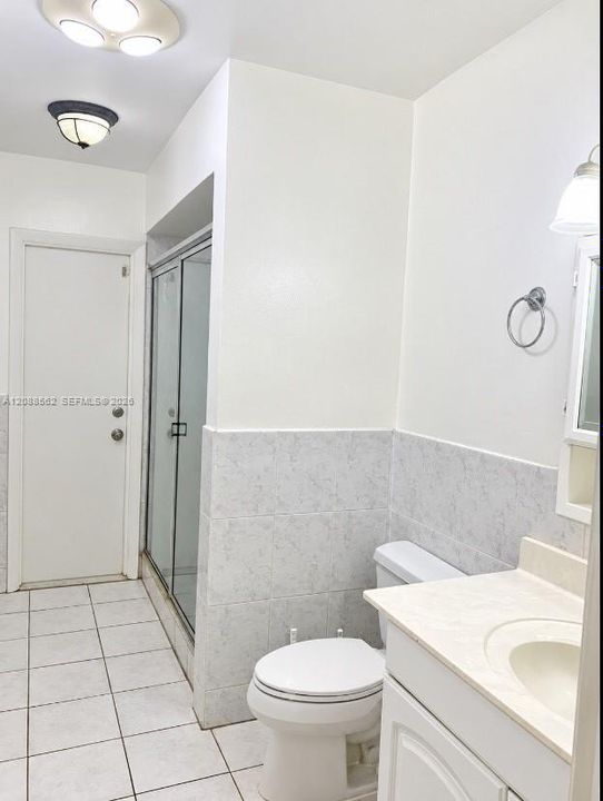 For Rent: $3,900 (4 beds, 2 baths, 1784 Square Feet)