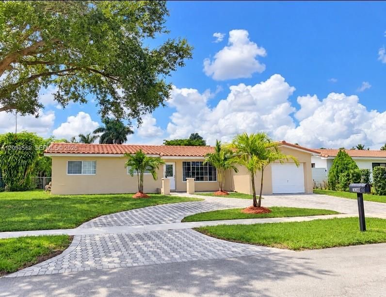 For Rent: $3,900 (4 beds, 2 baths, 1784 Square Feet)