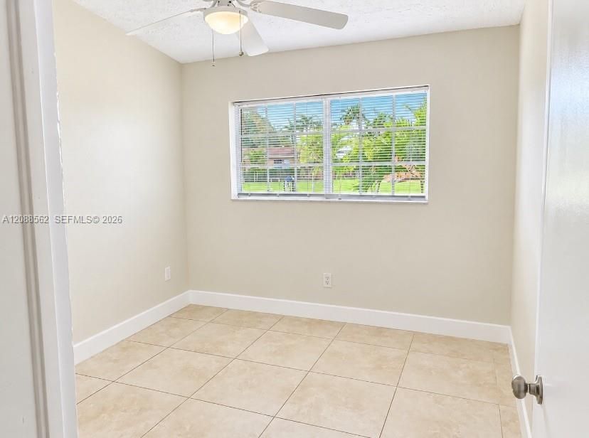 For Rent: $3,900 (4 beds, 2 baths, 1784 Square Feet)