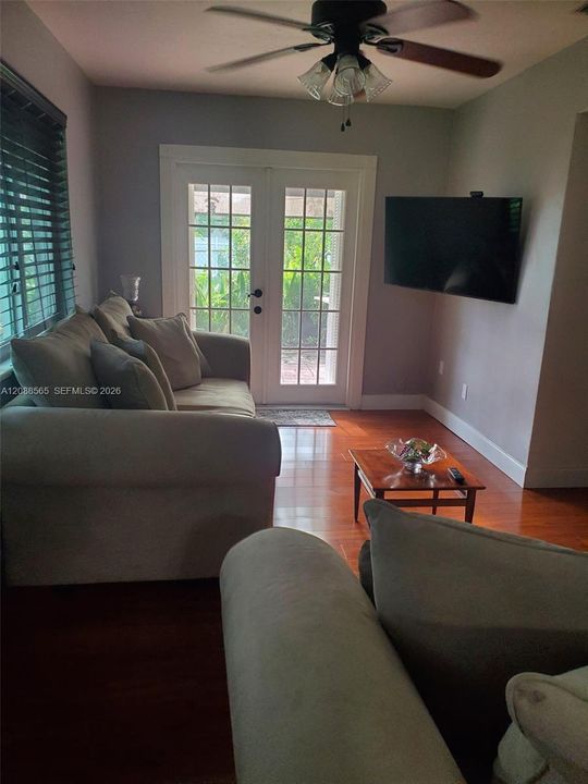For Sale: $505,000 (3 beds, 2 baths, 1500 Square Feet)