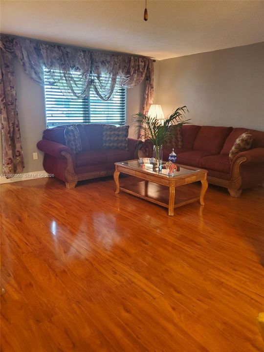 For Sale: $505,000 (3 beds, 2 baths, 1500 Square Feet)