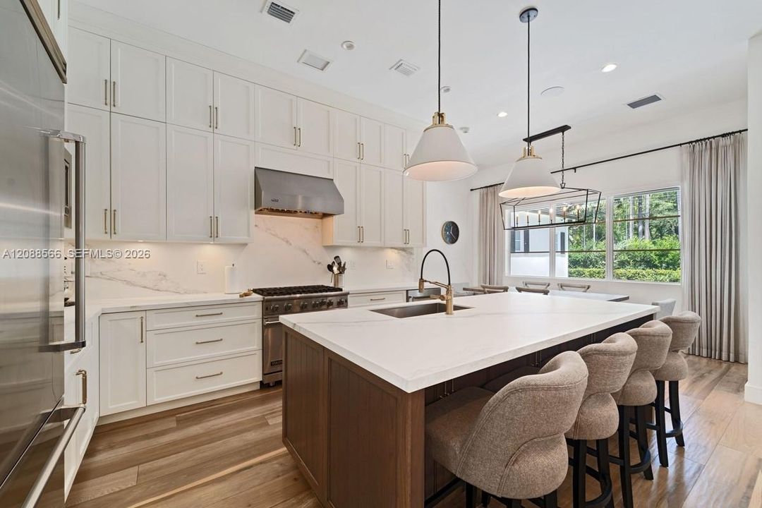 For Sale: $4,299,000 (4 beds, 4 baths, 2669 Square Feet)