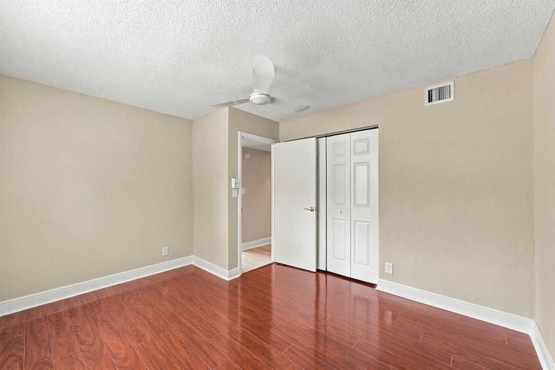 26_bedroom