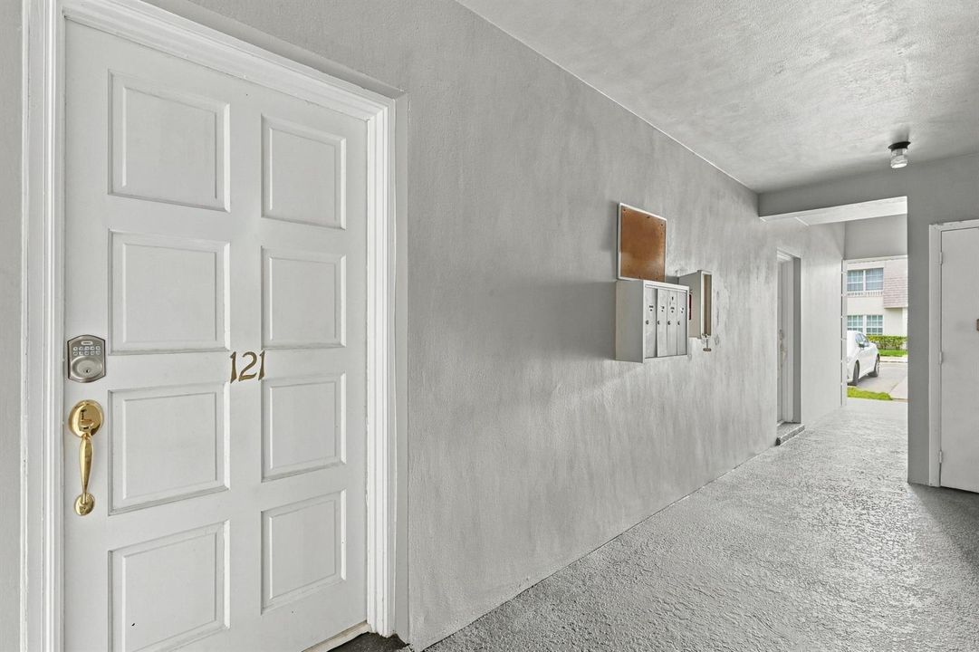 03_exterior entry