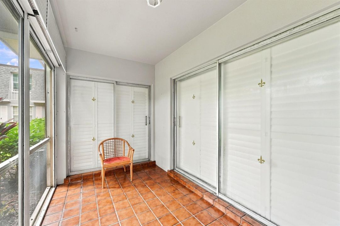 31_sun room