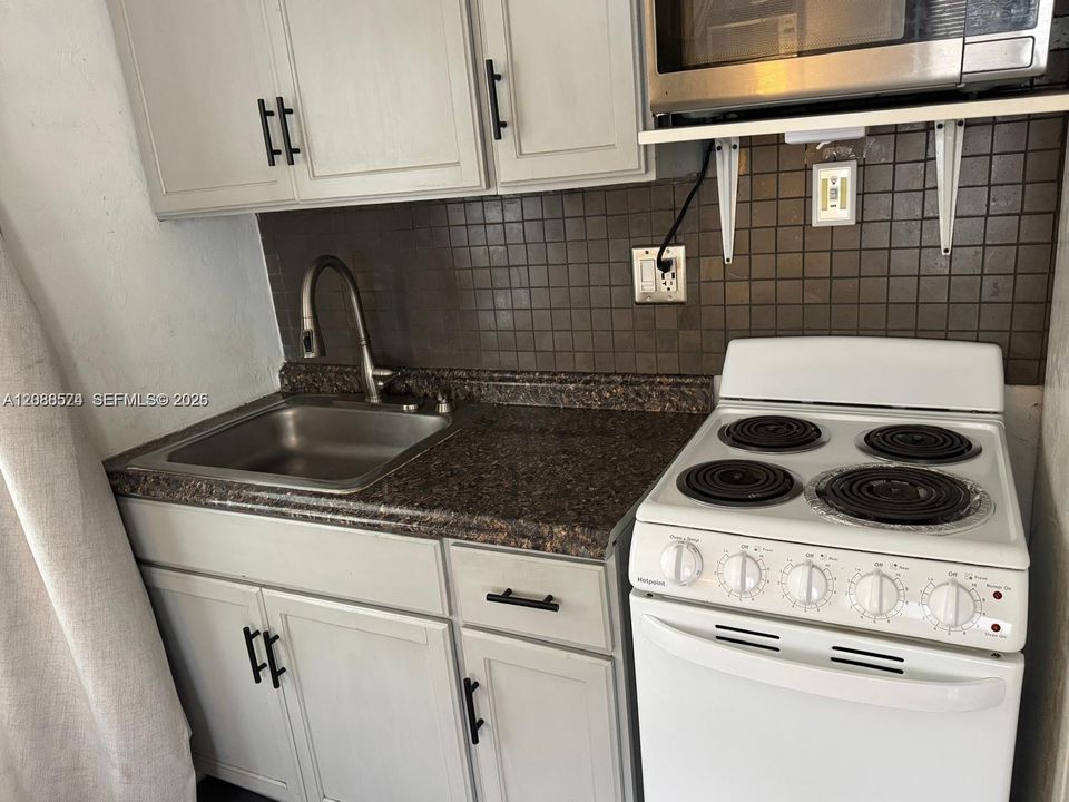 For Rent: $1,495 (1 beds, 1 baths, 3442 Square Feet)
