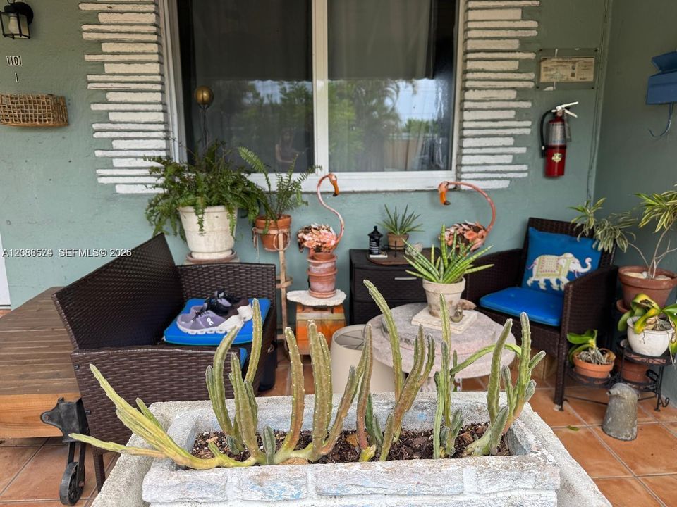 For Rent: $1,495 (1 beds, 1 baths, 3442 Square Feet)