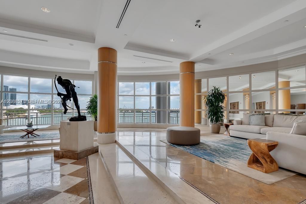 For Sale: $1,800,000 (2 beds, 2 baths, 1919 Square Feet)