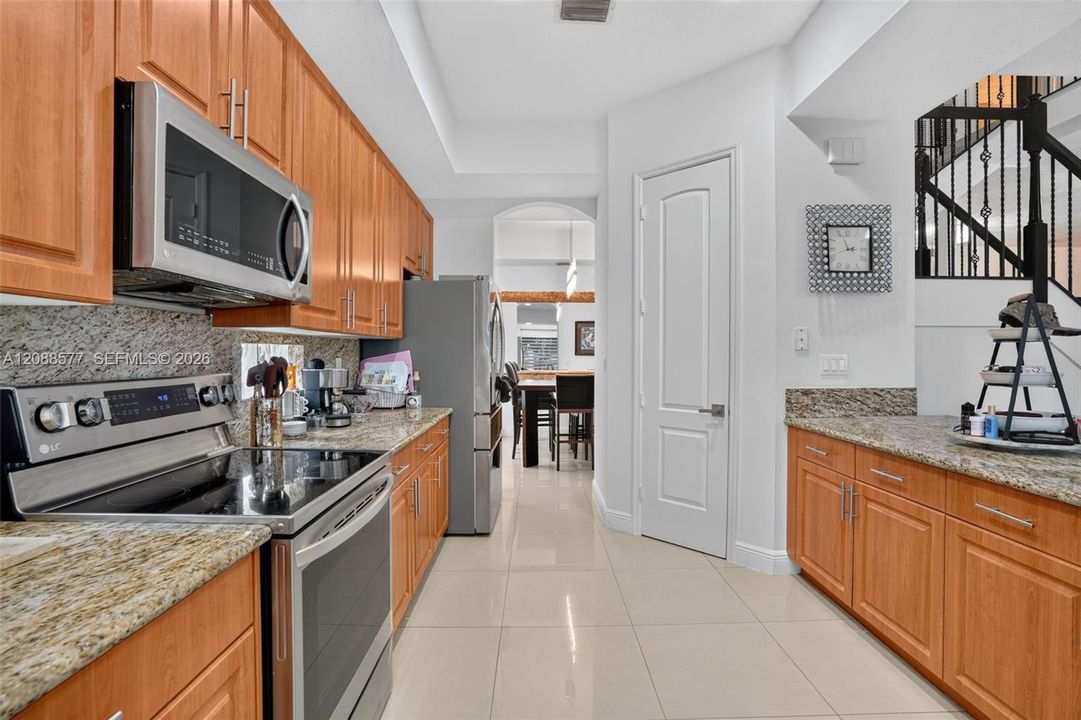 En Venta: $750,000 (5 camas, 3 baños, 2967 Pies cuadrados)