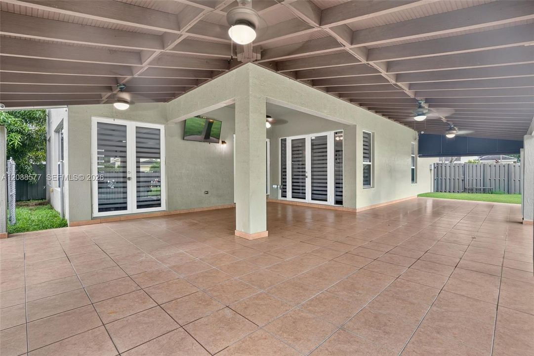 En Venta: $750,000 (5 camas, 3 baños, 2967 Pies cuadrados)